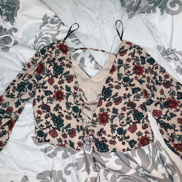 Floral Flowly Cute Crop Top from FOREVER 21 - Picture 4 of 5